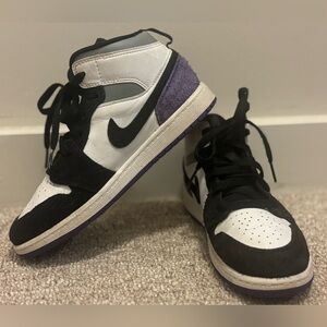 Nike Air Jordan 1 Mid SE Varsity Court Purple Youth Sz 3 BQ6932-105